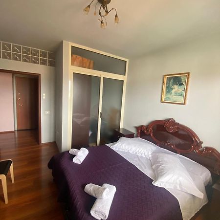 Stay The Night Shkodra Apartment City Centre Εξωτερικό φωτογραφία
