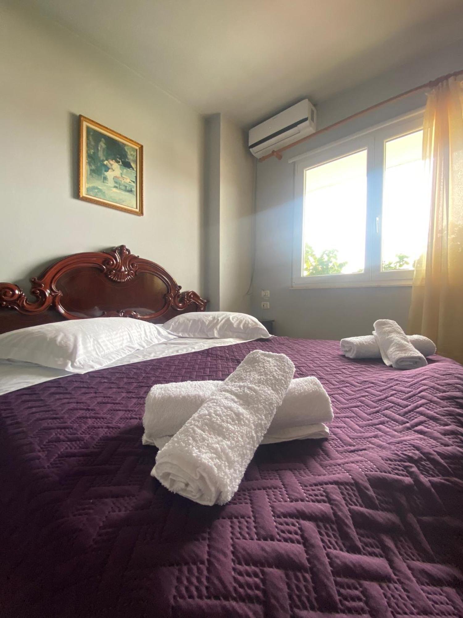 Stay The Night Shkodra Apartment City Centre Εξωτερικό φωτογραφία